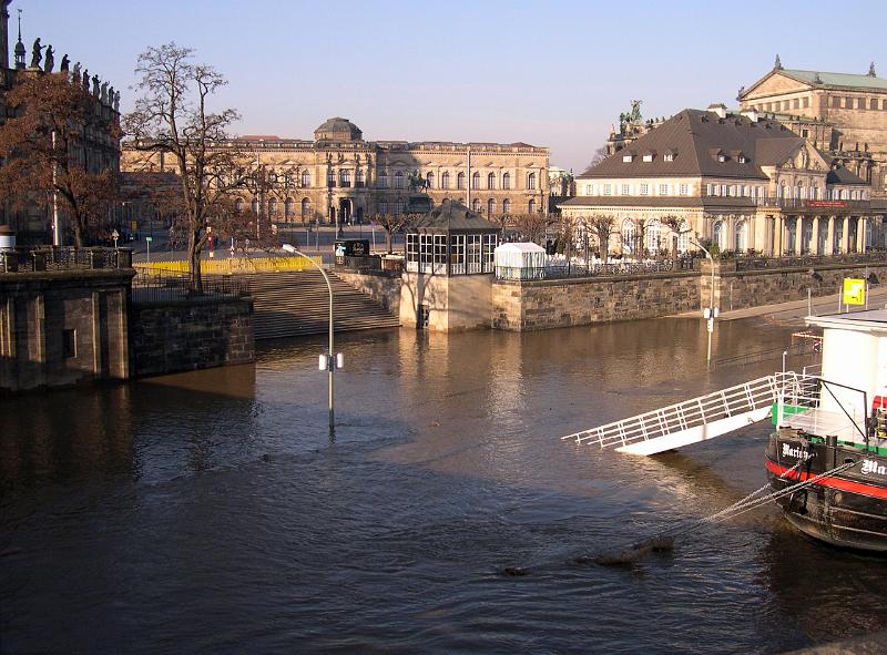 2005-03-22, Hochwasser Elbe (1).JPG